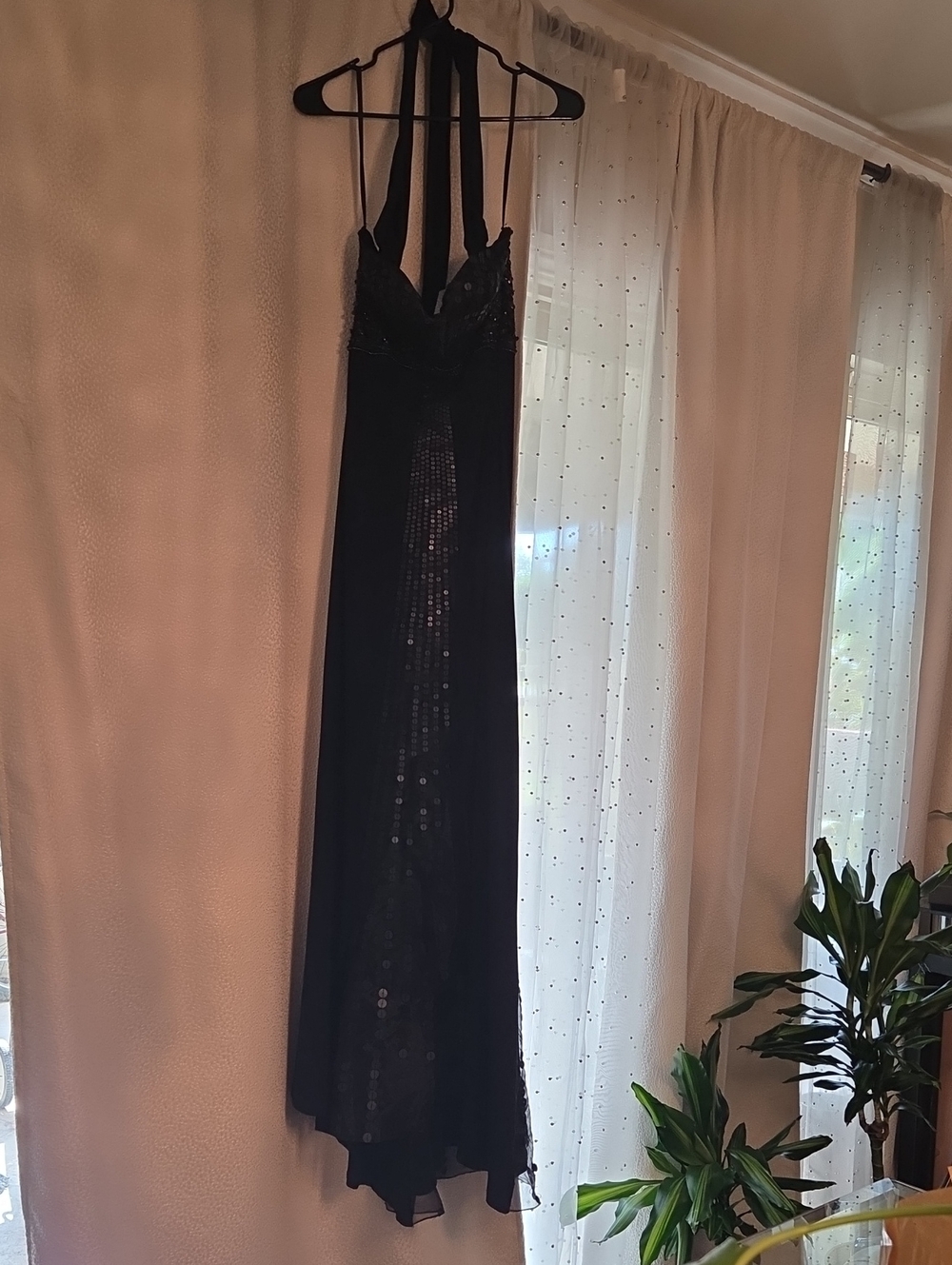 Elegant Black Halter Evening Dress with Sequin Detail